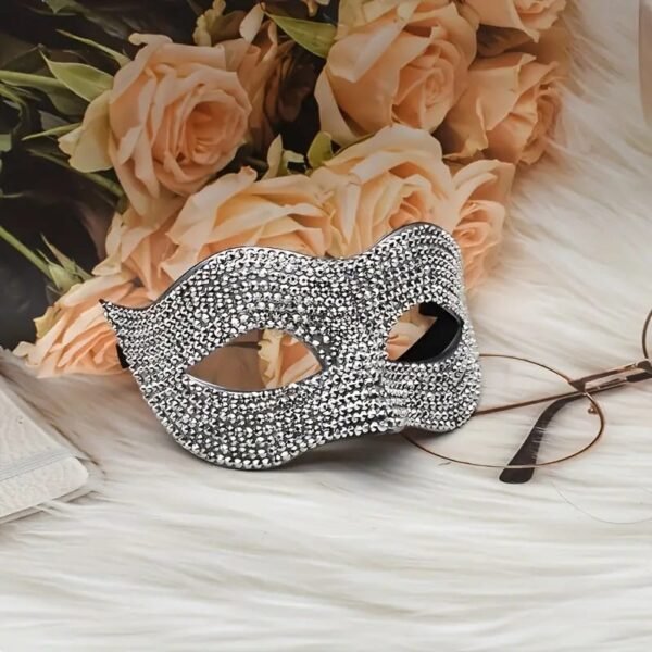 rhinestone masquerade mask (silver)