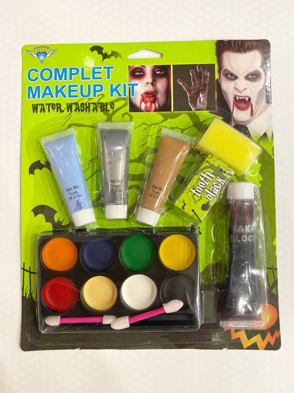 complete makeup kit (vampire)