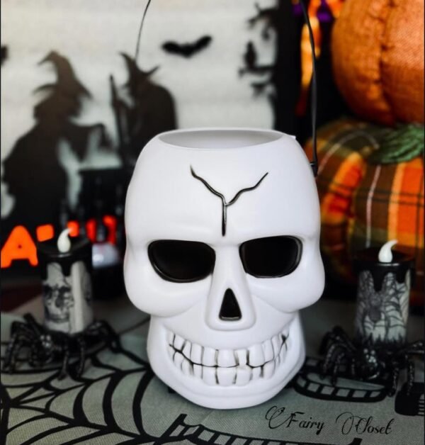 white skull bucket